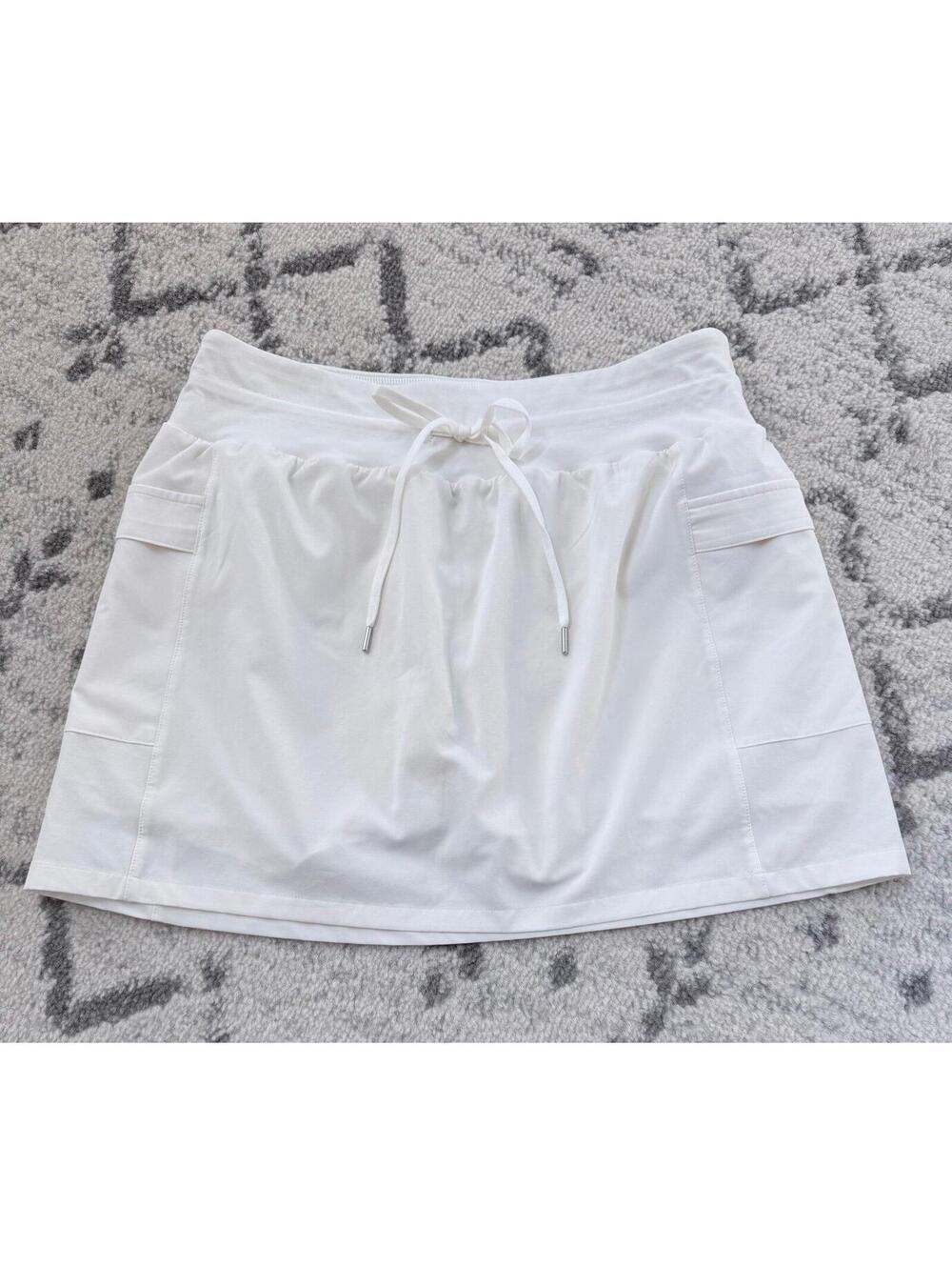New with tags CALIA by Carrie Underwood TruLight Cargo Skort Medium White Cloud